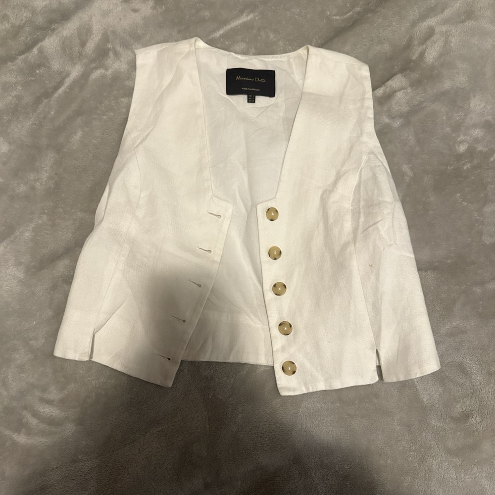 Massimo Dutti Cream Vest with Tortoise Accents